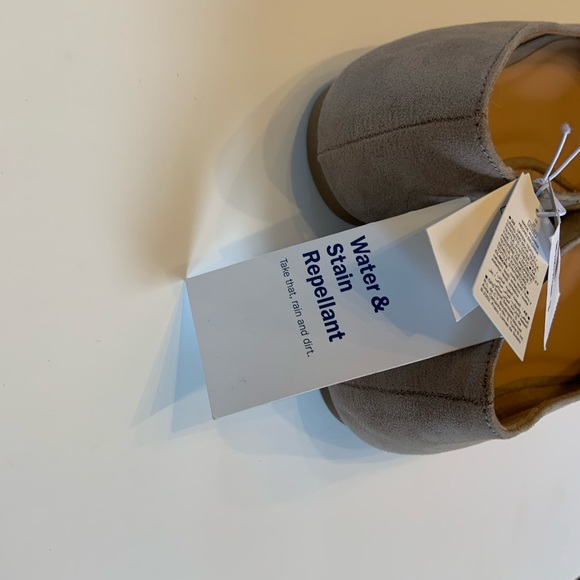 BNWT Old Navy faux suede flats tan size 10 - Picture 5 of 5